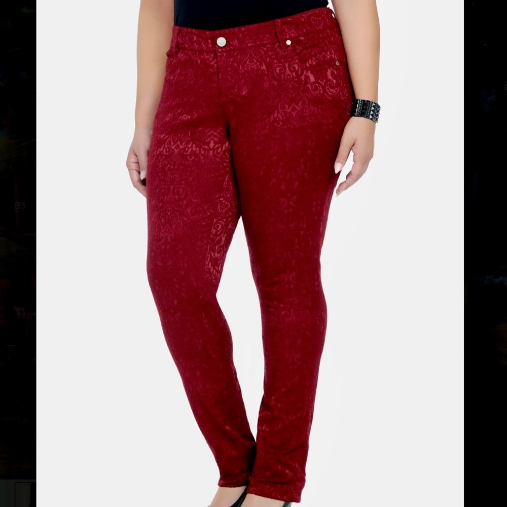 ❤️ Torrid Denim collection dark Red size 16 Jeans Baroque pattern